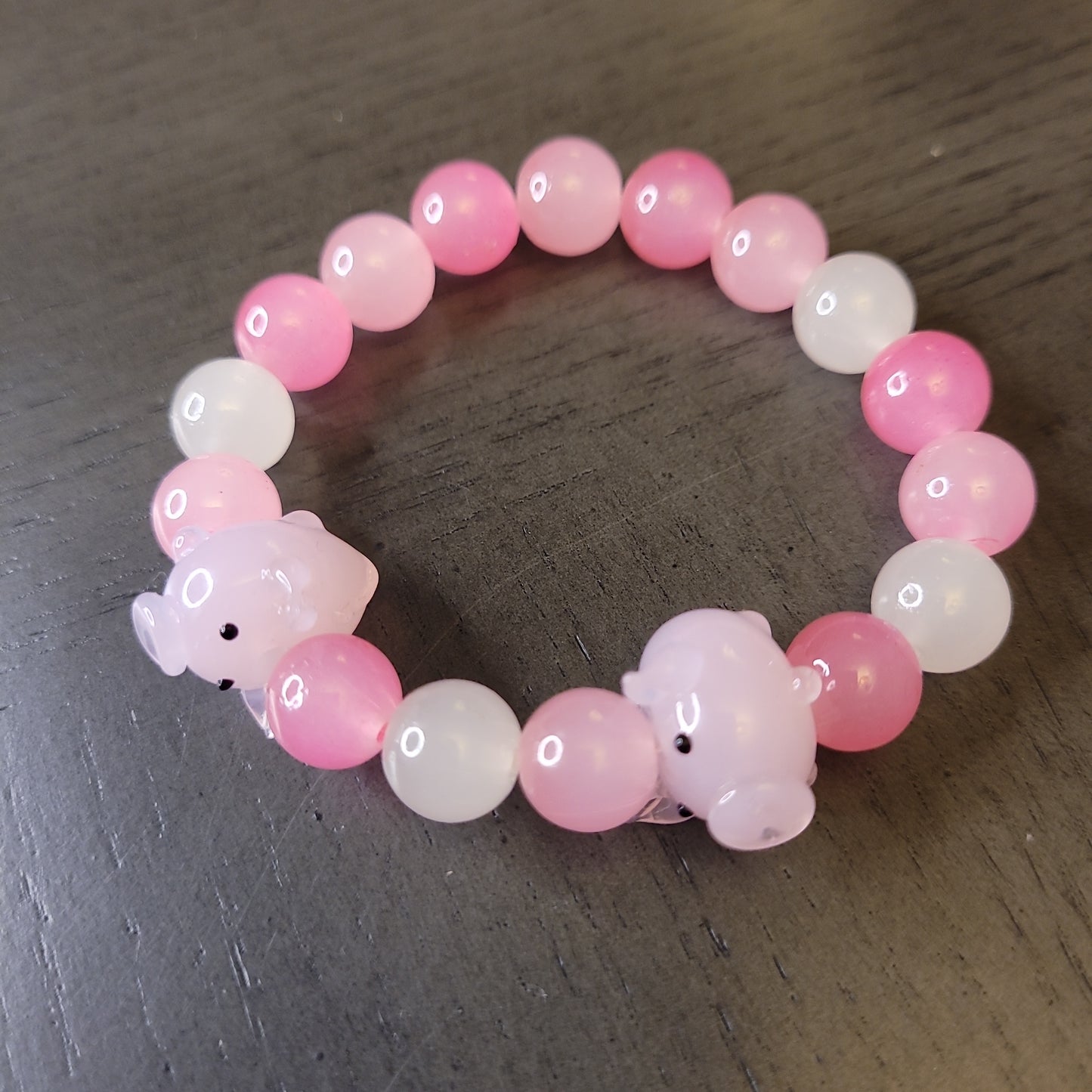 Piggy pink beaded bracelet