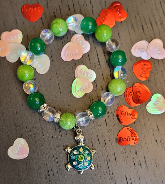 Turtle charm stretch bracelet